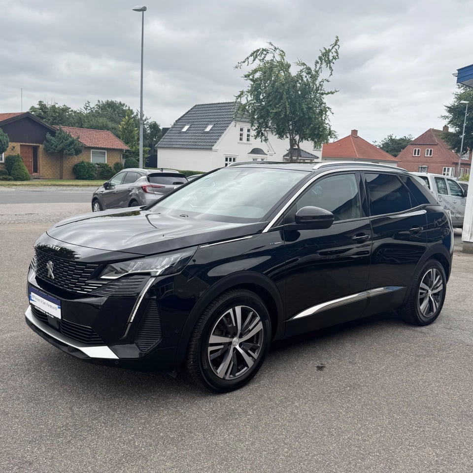 Peugeot 3008 1,6 Hybrid First Selection EAT8 5d