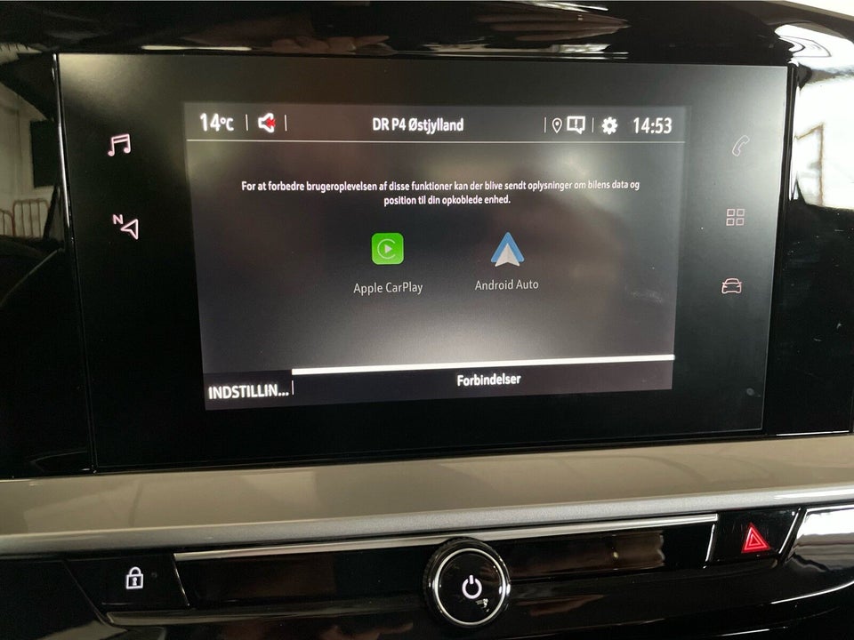 Peugeot 2008 1,2 e-THP 110 Selection Sky 5d