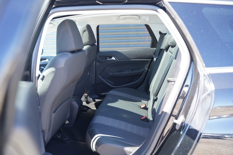 Peugeot 308 1,6 BlueHDi 120 Allure Sky SW 5d