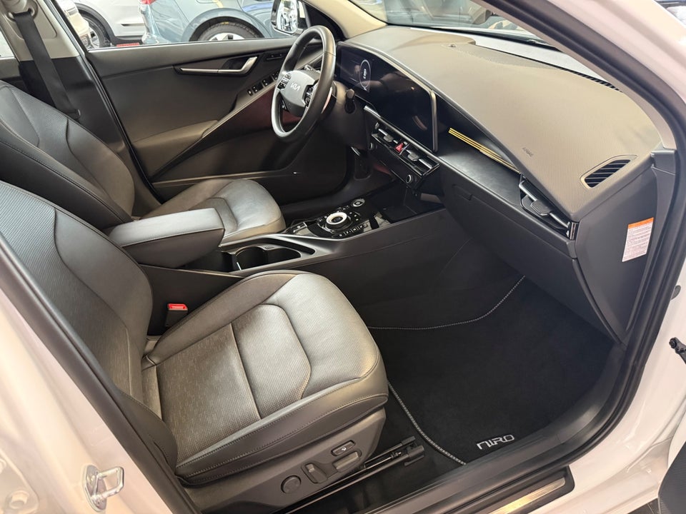 Kia Niro 64 EV Upgrade 5d