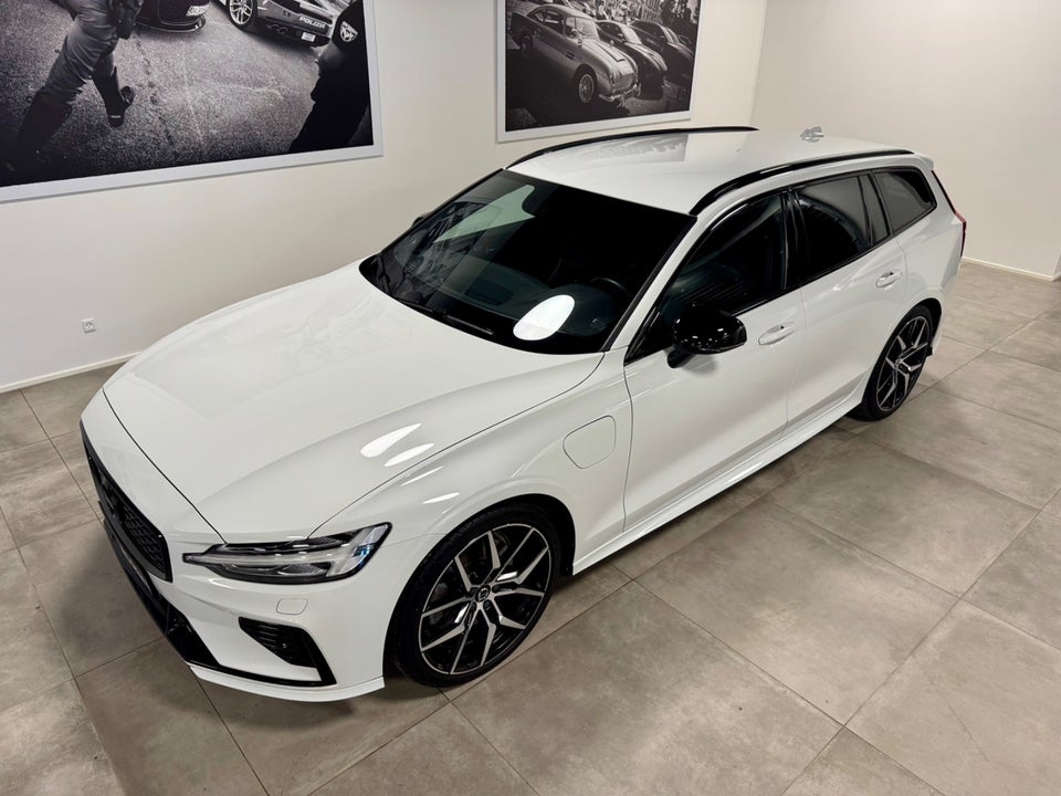 Volvo V60 2,0 T8 ReCharge R-Design aut. AWD 5d