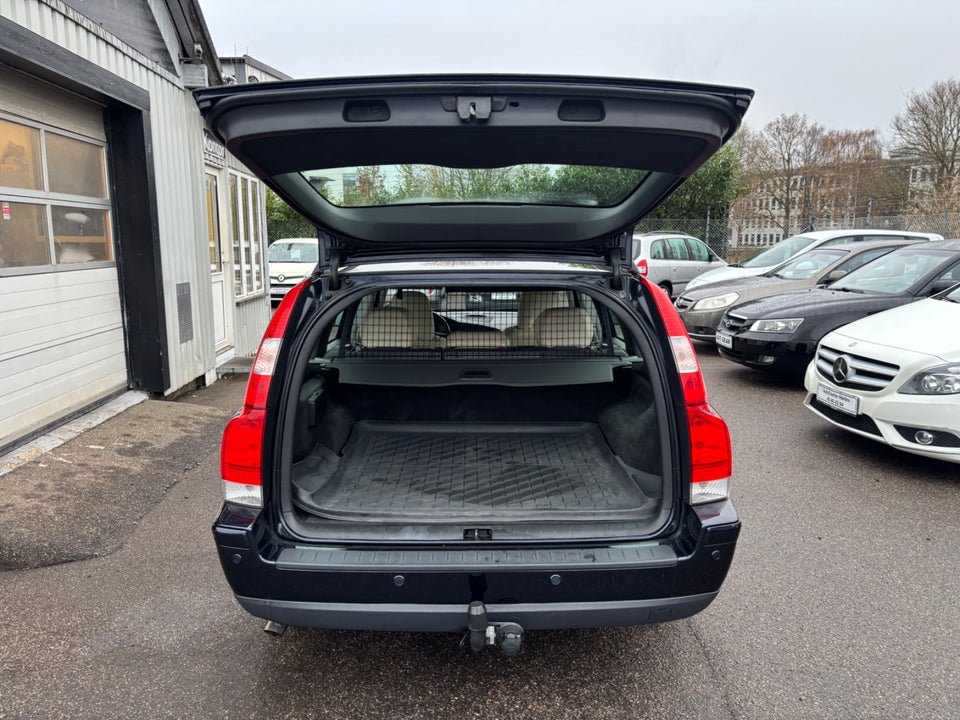 Volvo V70 2,4 140 Momentum aut. 5d