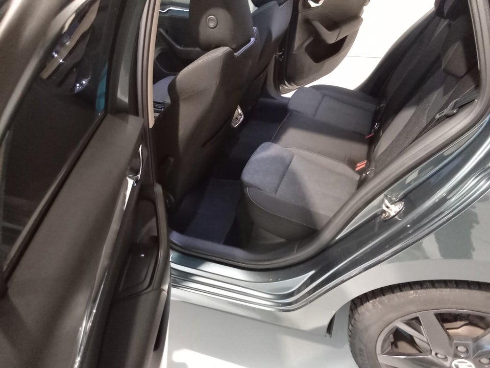 Skoda Octavia 2,0 TDi 150 Business Executive Combi DSG 5d