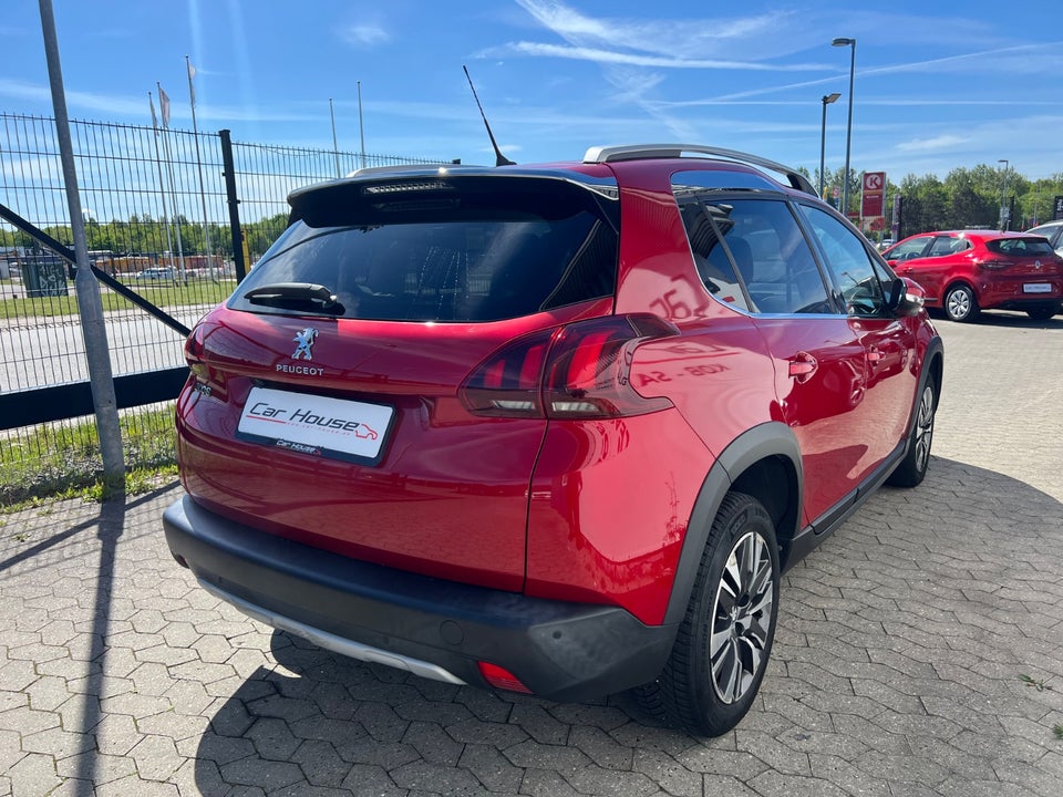 Peugeot 2008 1,2 PureTech 110 Prestige Sky 5d