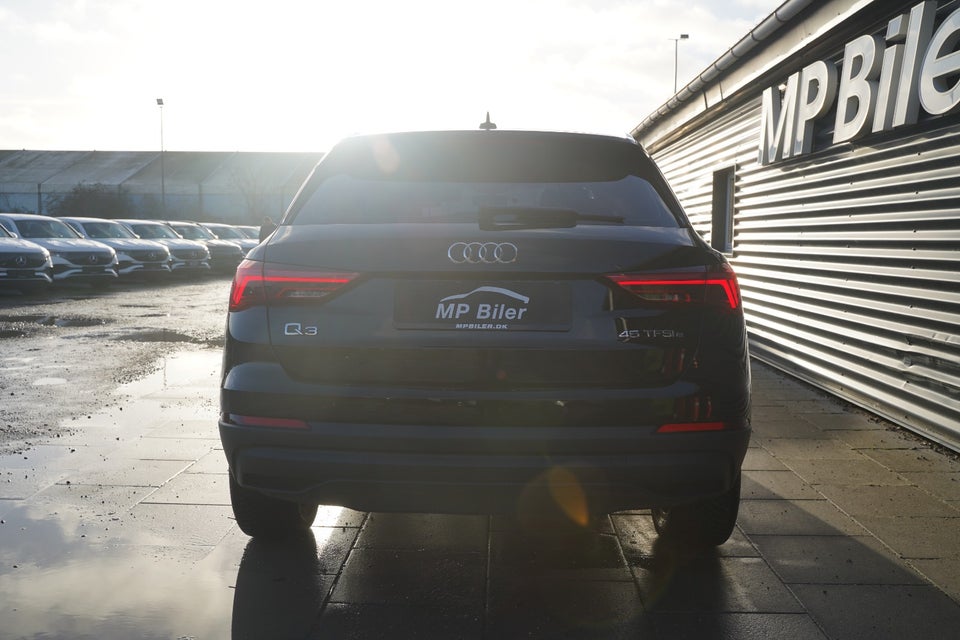 Audi Q3 45 TFSi e Attitude plus S-tr. 5d