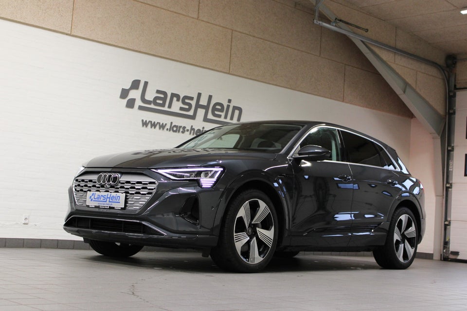 Audi Q8 e-tron 55 Advanced quattro 5d