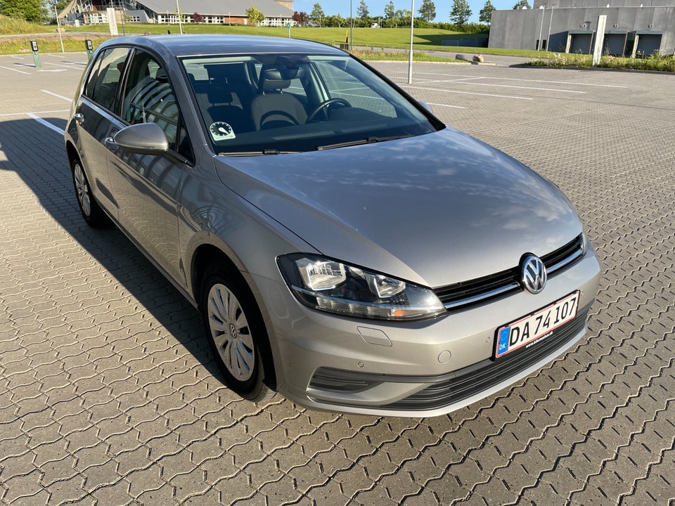 VW Golf VII 1,0 TSi 85 Trendline 5d