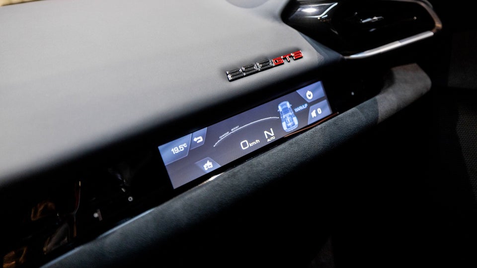 Ferrari 296 GTS 2,9 DCT 2d