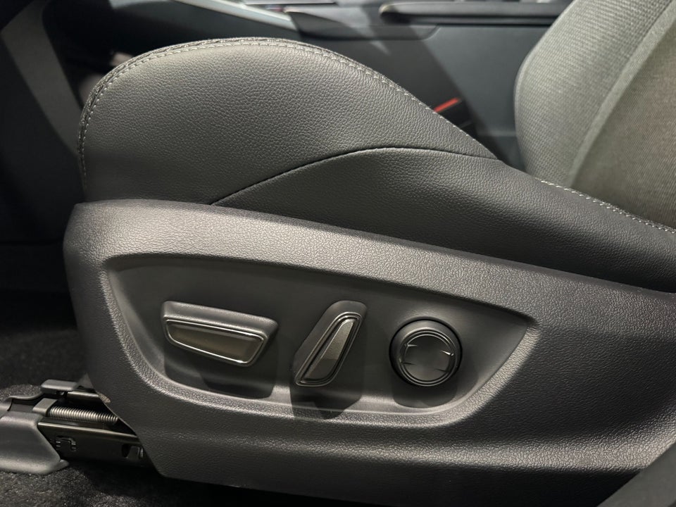 Toyota bZ4X Active 5d