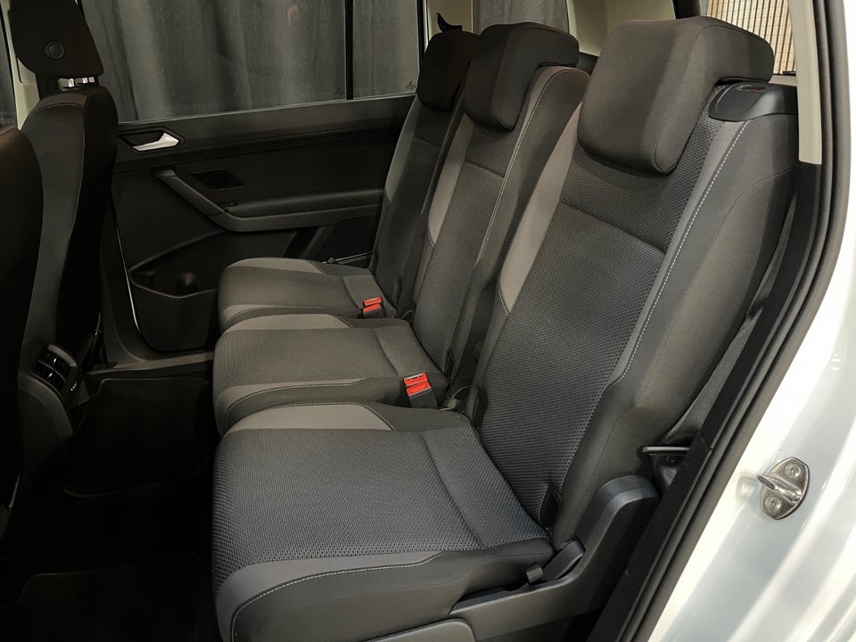 VW Touran 1,6 TDi 115 Comfortline 7prs 5d