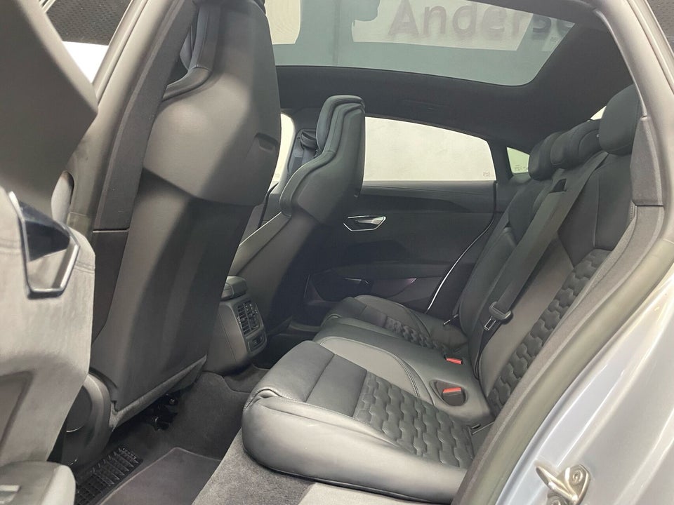 Audi e-tron GT quattro 4d