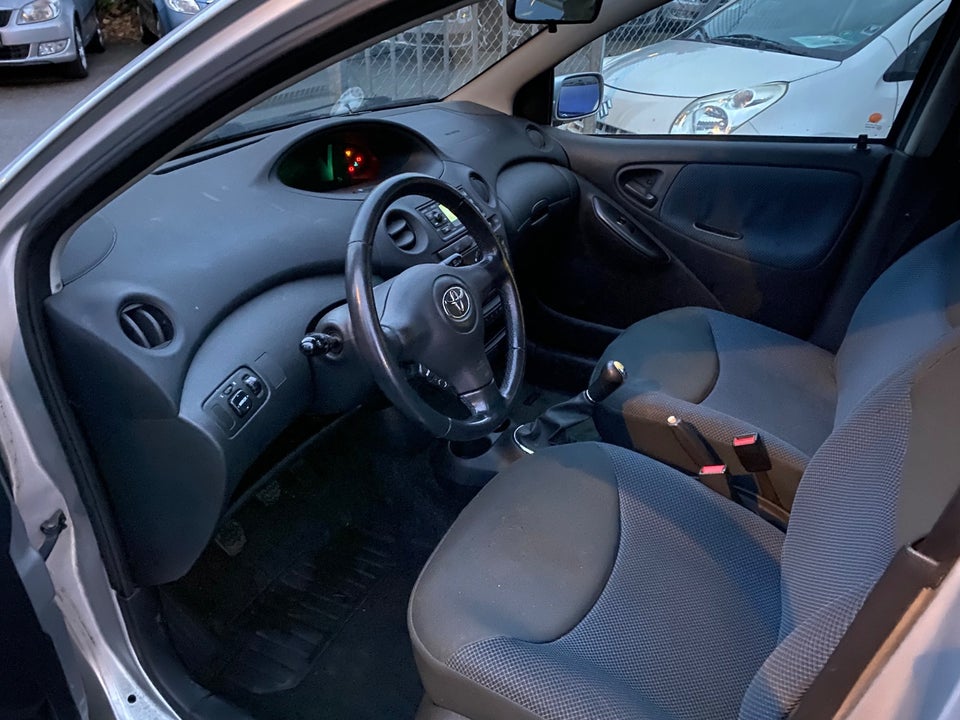 Toyota Yaris 1,4 D-4D Terra 5d