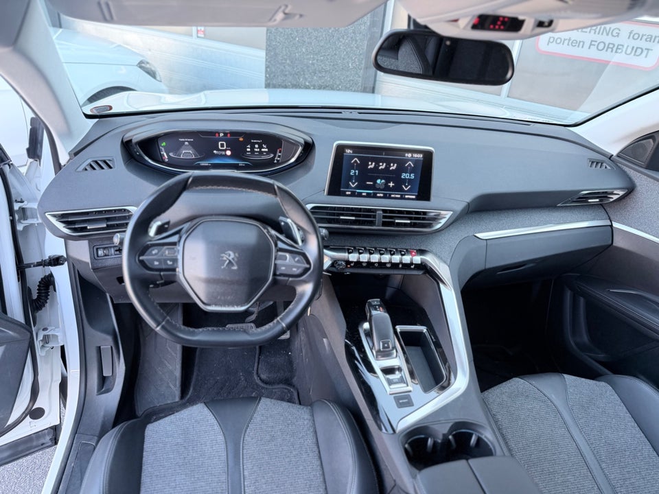 Peugeot 5008 1,5 BlueHDi 130 Allure 7prs 5d