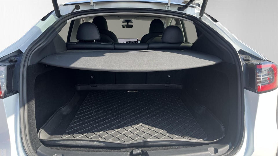 Tesla Model Y RWD 5d