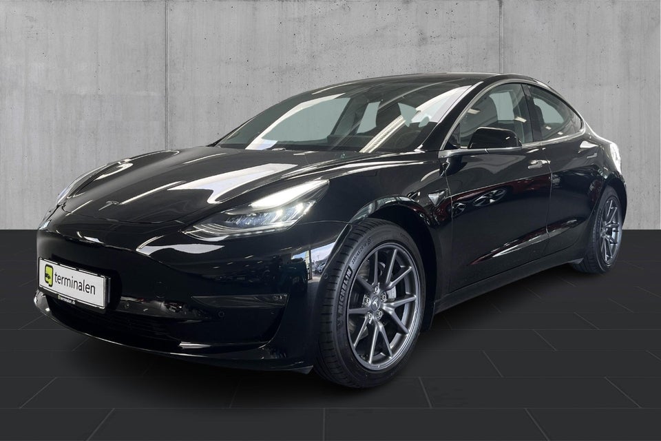 Tesla Model 3 Long Range AWD 4d