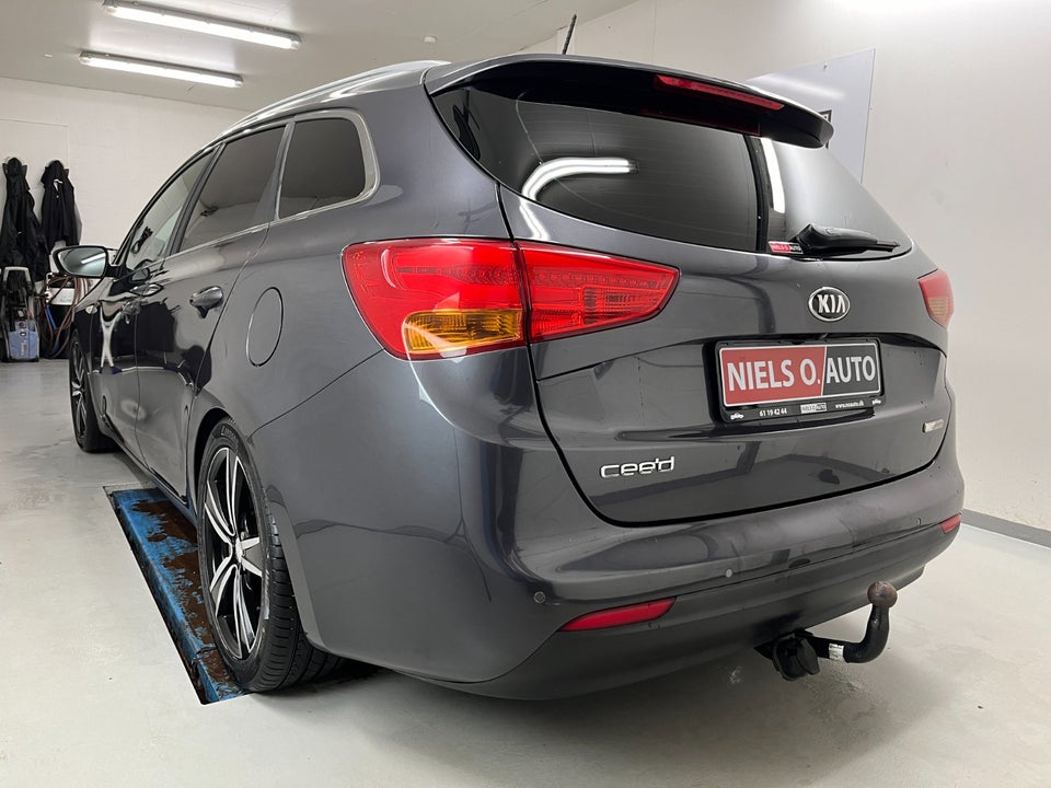 Kia Ceed 1,6 CRDi 128 Spring SW 5d