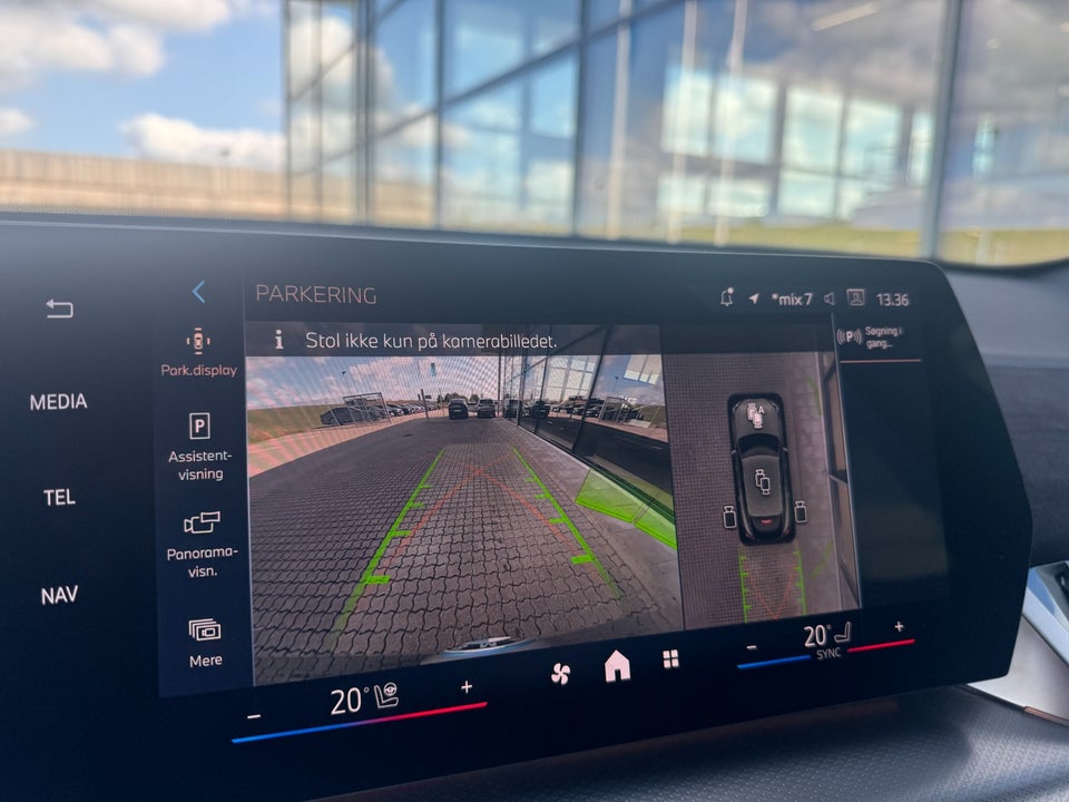 BMW iX2 eDrive20 Fully Charged M-Sport 5d