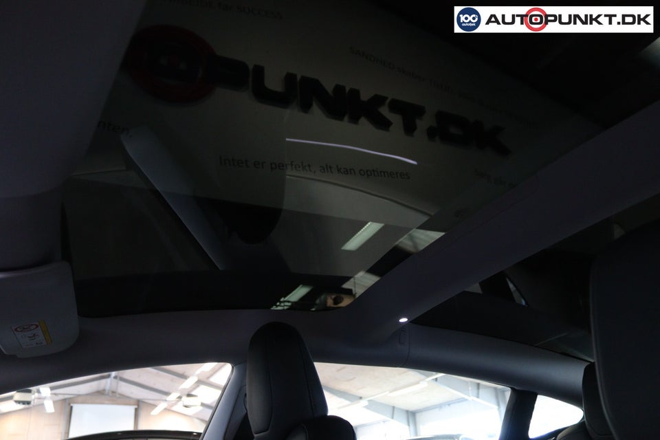 Tesla Model 3 Long Range AWD 4d