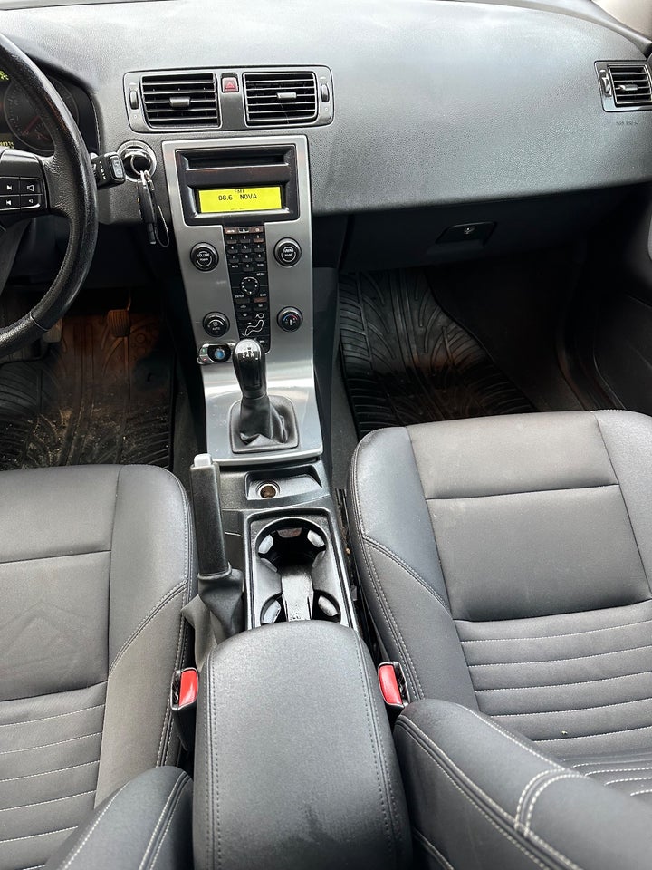 Volvo V50 1,8 Momentum 5d