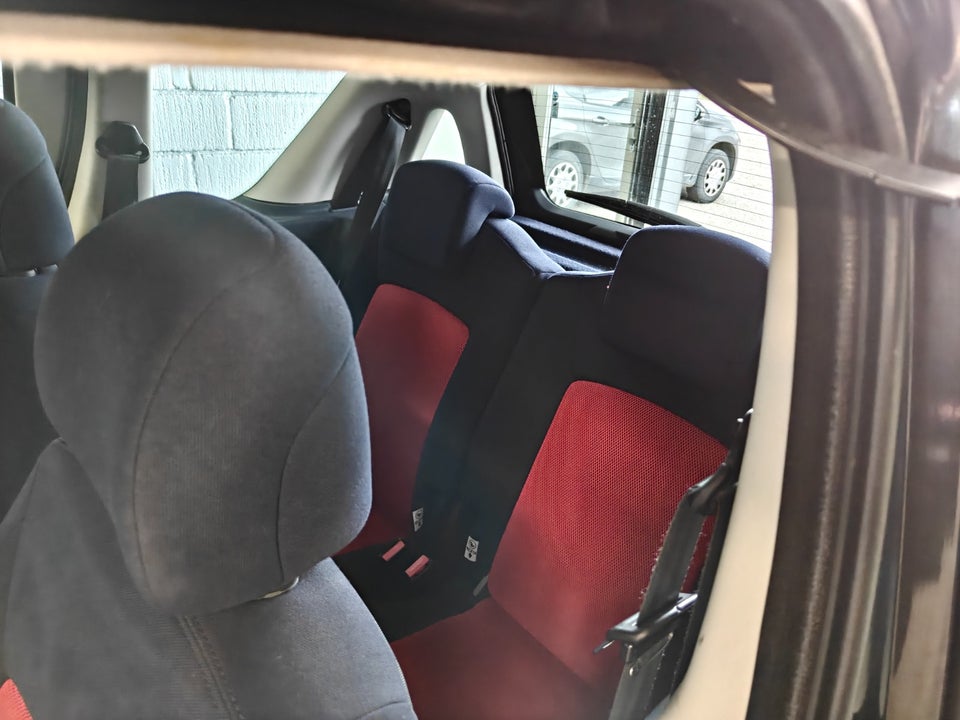 Peugeot 1007 1,6 Sporty 2-tr. 3d