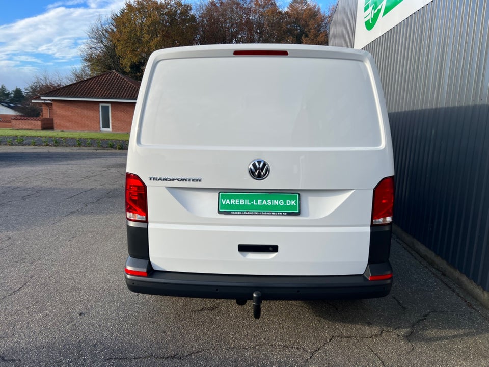 VW Transporter 2,0 TDi 110 Kassevogn lang