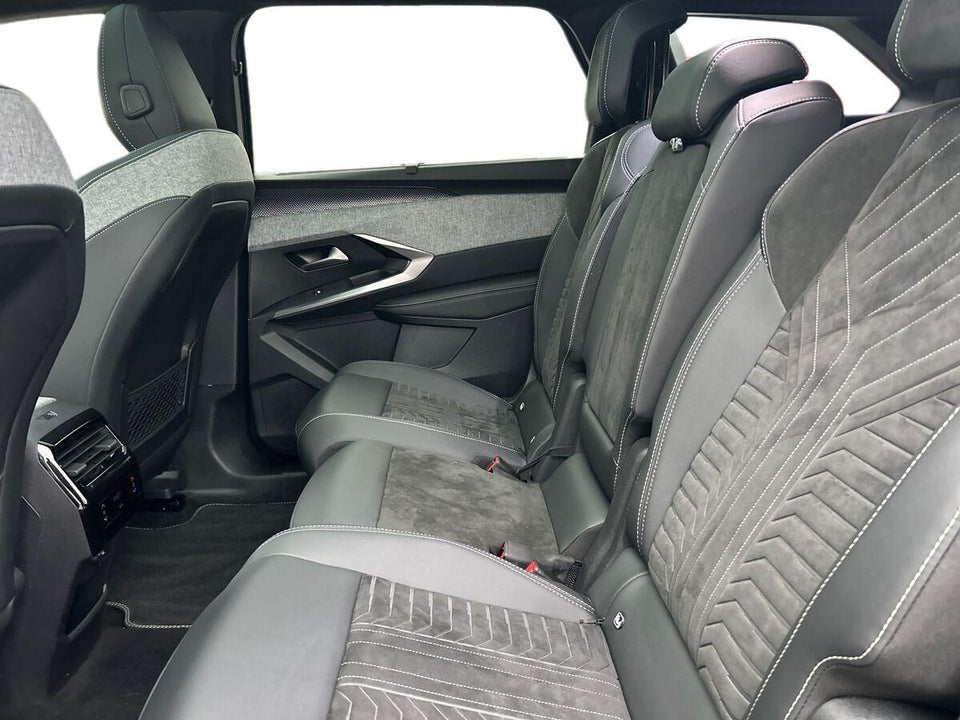 Peugeot e-5008 77 GT 7prs 5d
