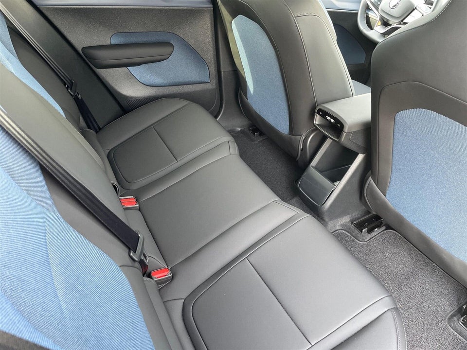 Volvo EX30 Extended Range Plus 5d