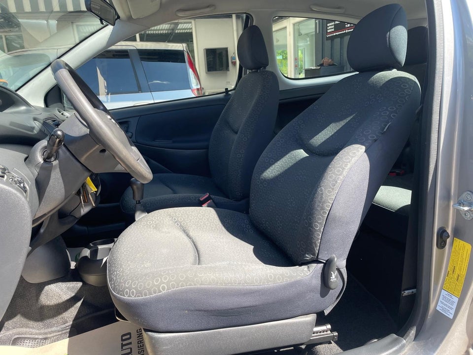 Toyota Yaris 1,0 Terra 3d