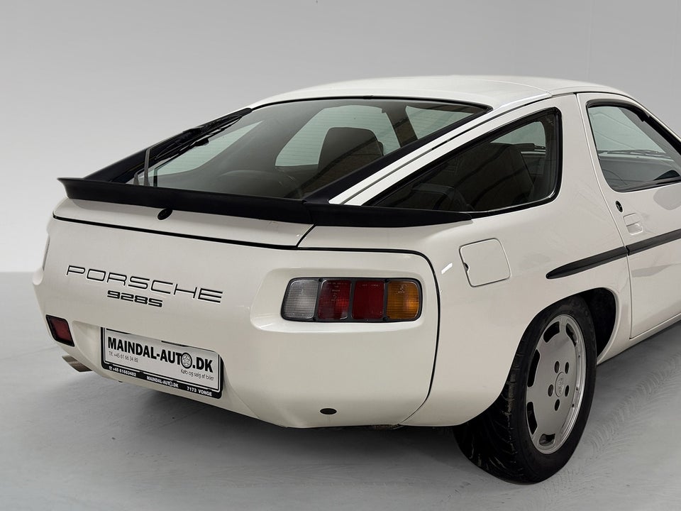 Porsche 928 4,7 S 3d