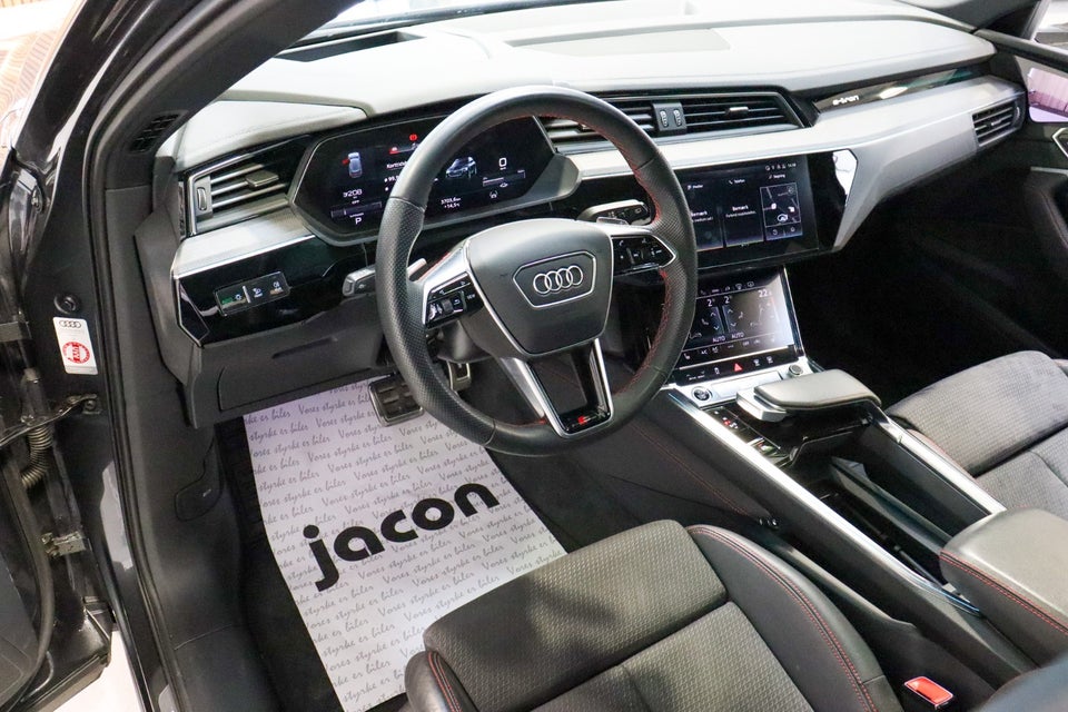 Audi Q8 e-tron 55 S-line quattro 5d