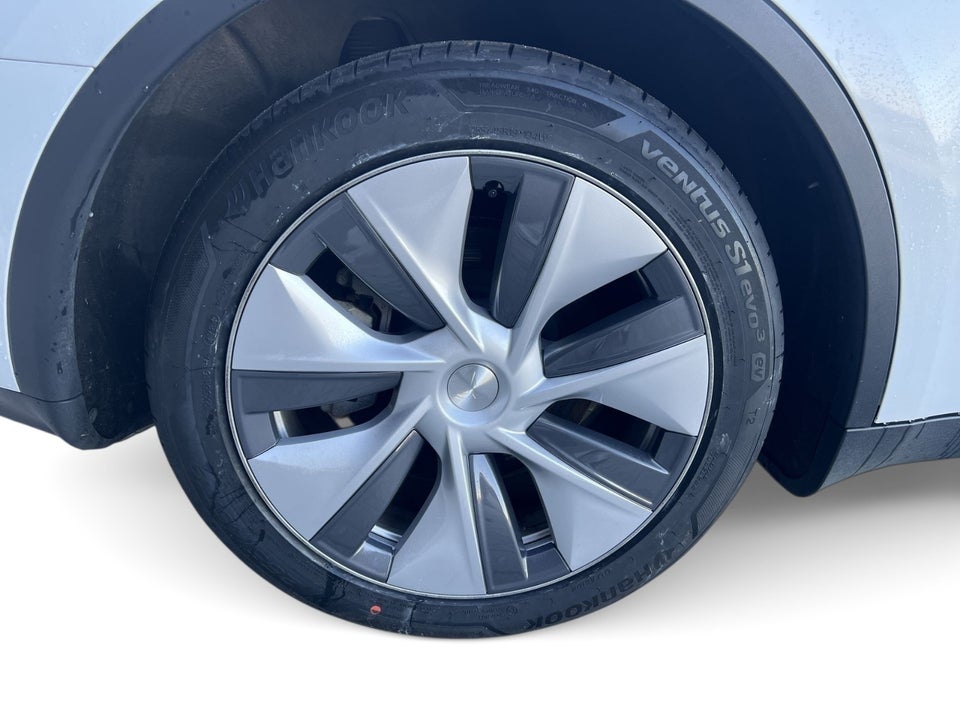 Tesla Model Y RWD 5d