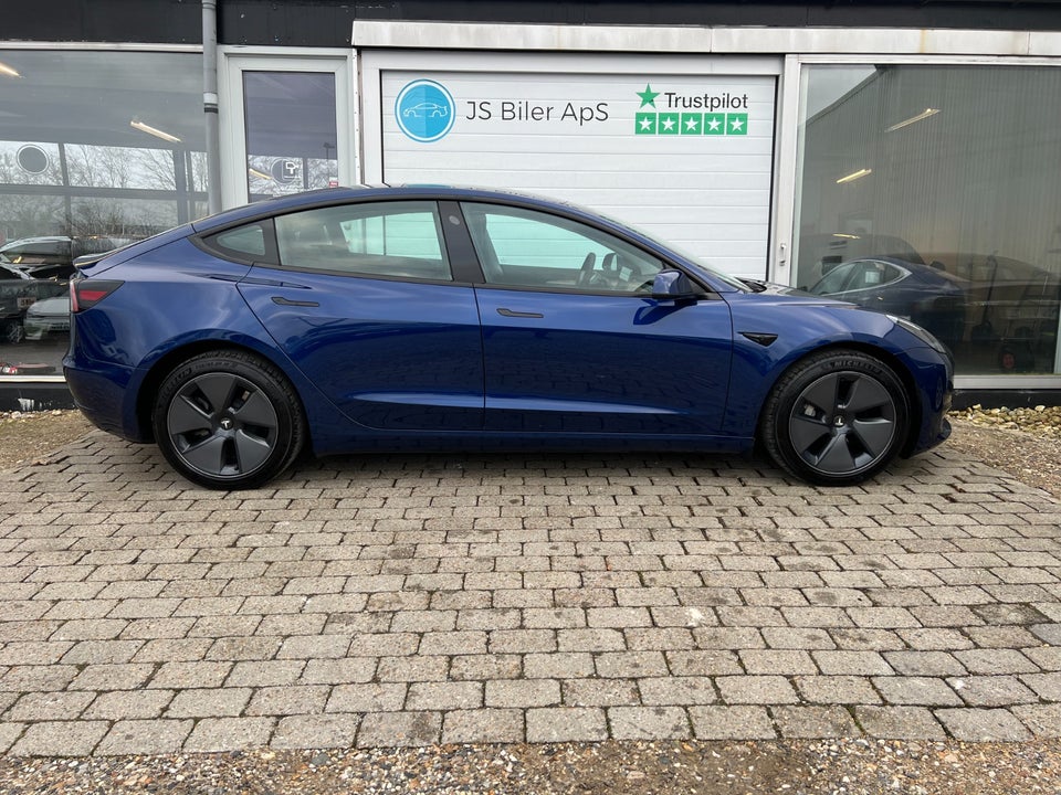 Tesla Model 3 RWD 4d