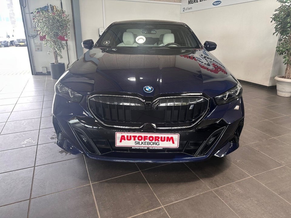 BMW i5 eDrive40 M-Sport Pro 4d