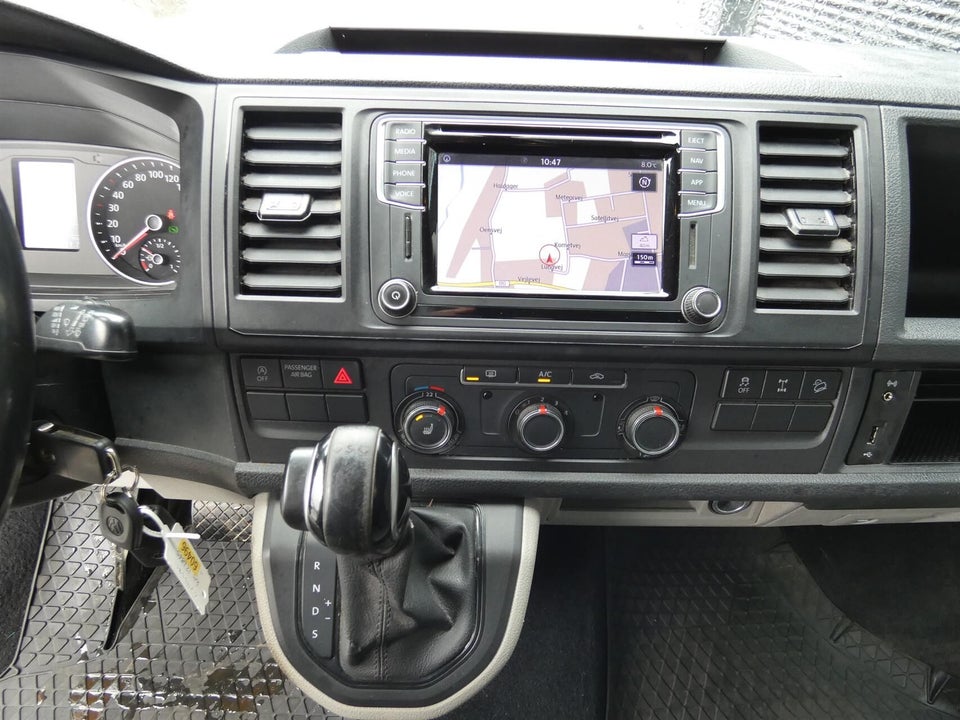 VW Transporter 2,0 TDi 199 Kassevogn DSG 4Motion kort