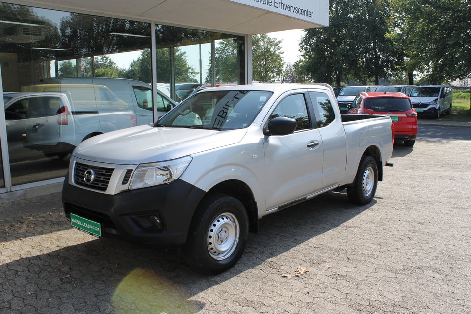 Nissan Navara 2,3 dCi 160 King Cab Visia 2d