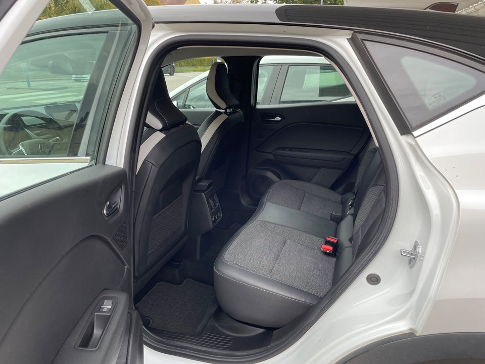 Renault Captur 1,6 E-Tech Intens 5d