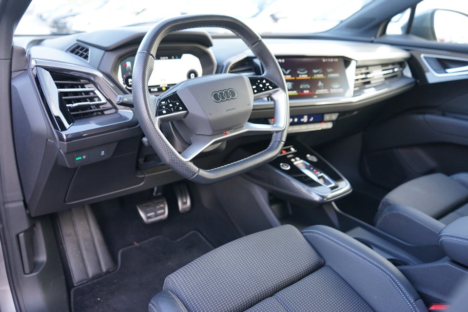 Audi Q4 e-tron 40 S-line 5d