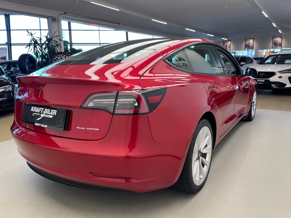 Tesla Model 3 Long Range AWD 4d