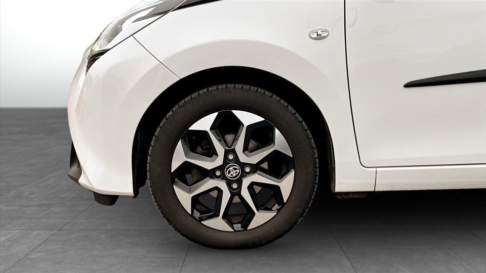 Toyota Aygo 1,0 VVT-i x-press 5d