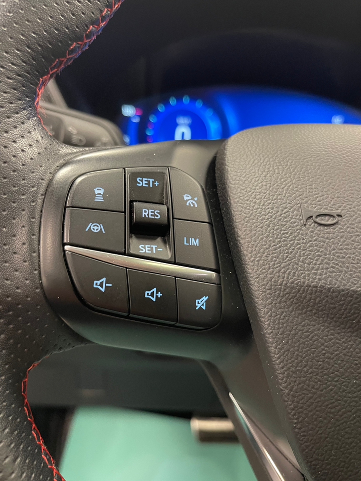 Ford Kuga 2,5 PHEV ST-Line X CVT 5d