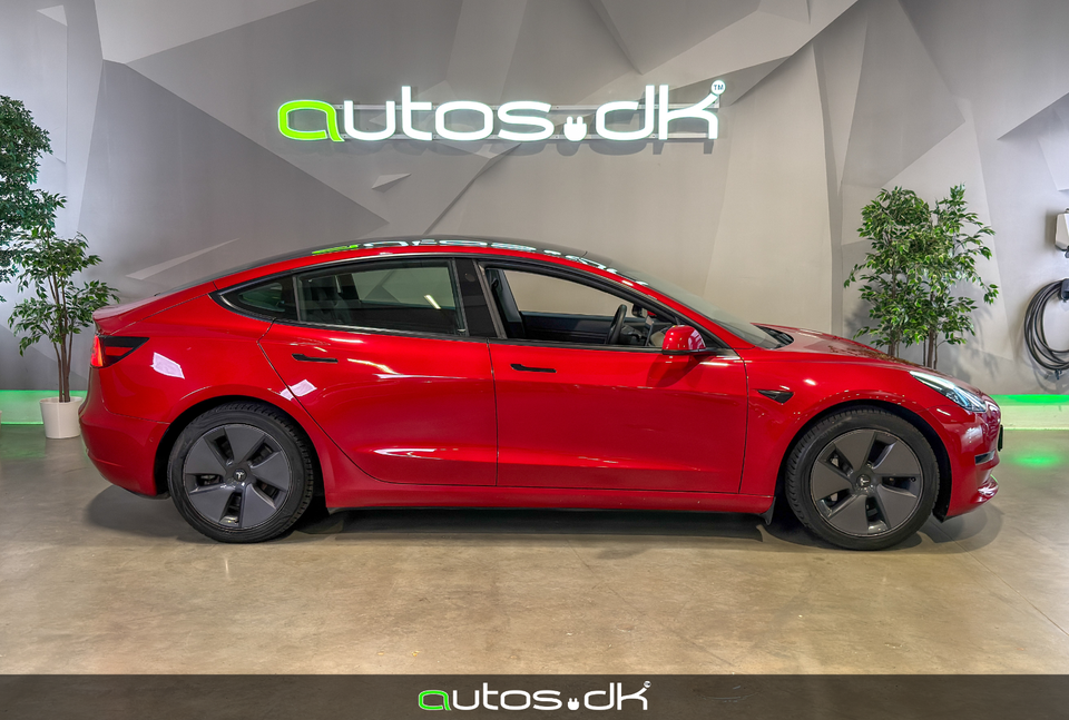 Tesla Model 3 Long Range AWD 4d