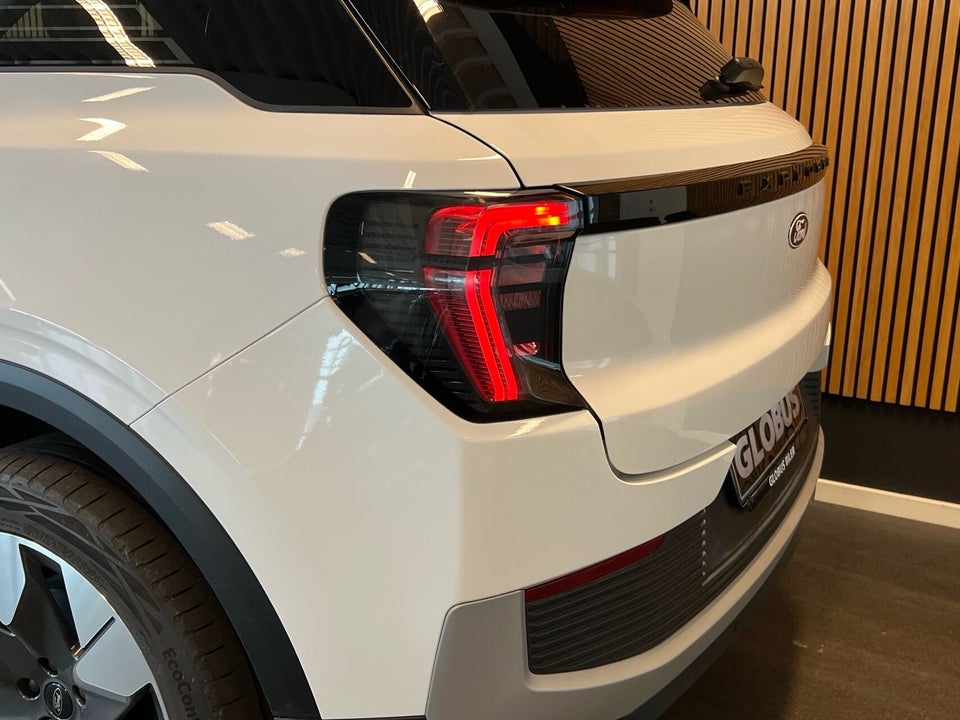 Ford Explorer 79 Premium Extended Range AWD 5d