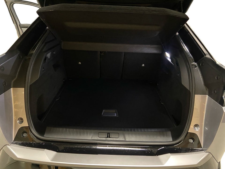 Peugeot e-3008 77 GT Pack 5d