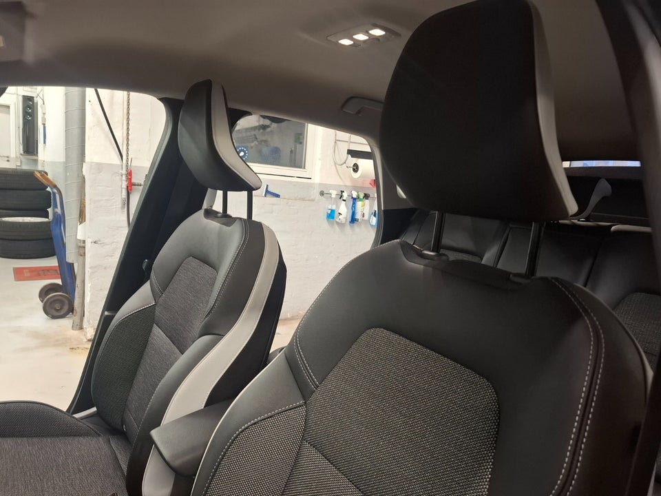 Renault Captur 1,3 TCe 155 Intens EDC 5d