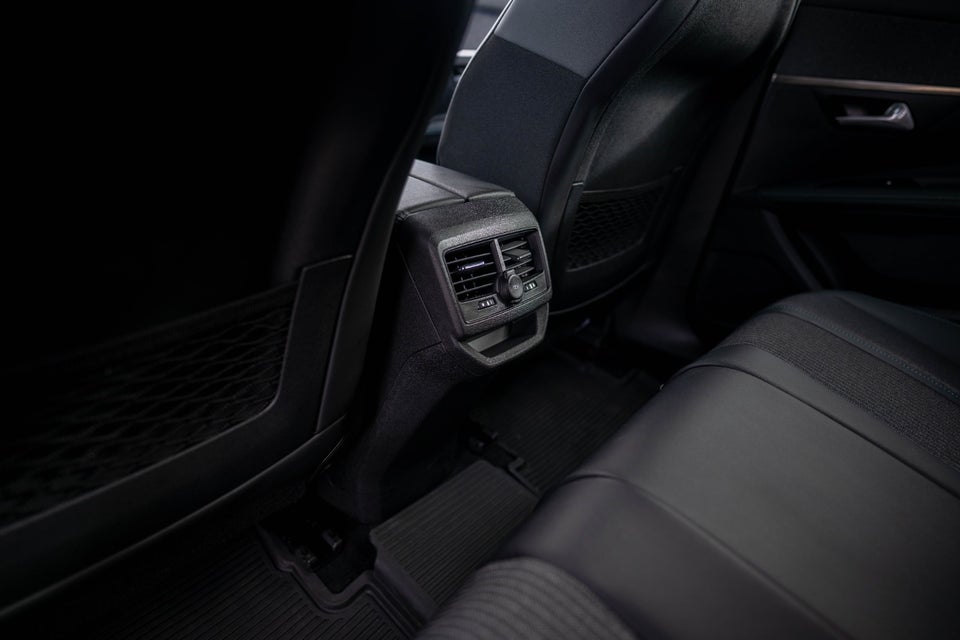 Peugeot 3008 1,5 BlueHDi 130 Allure Pack EAT8 5d