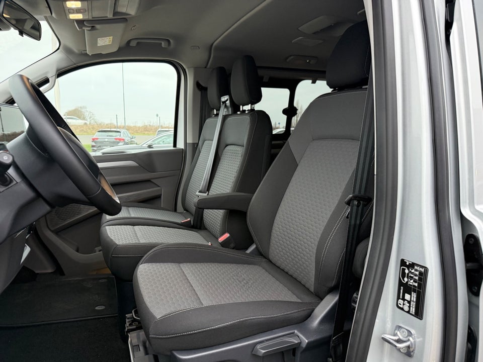 VW e-Caravelle Life LWB