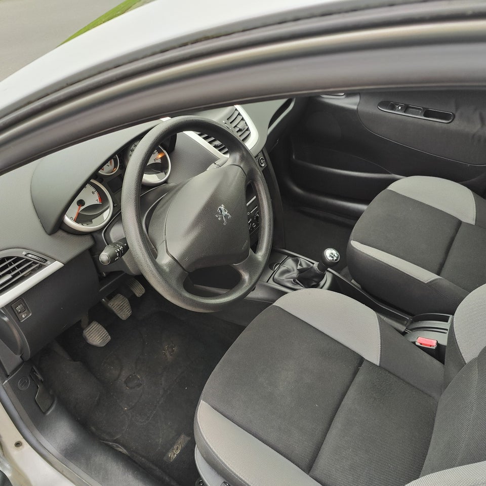 Peugeot 207 1,4 Comfort+ 5d
