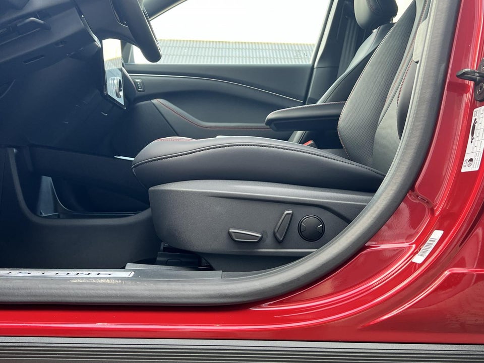 Ford Mustang Mach-E 75 Standard Range AWD 5d