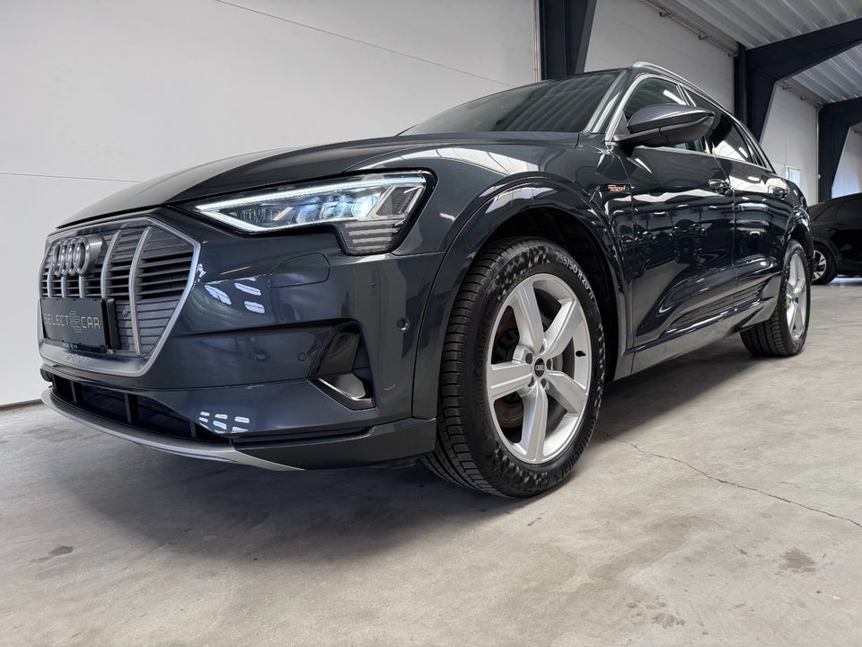 Audi e-tron 55 quattro 5d