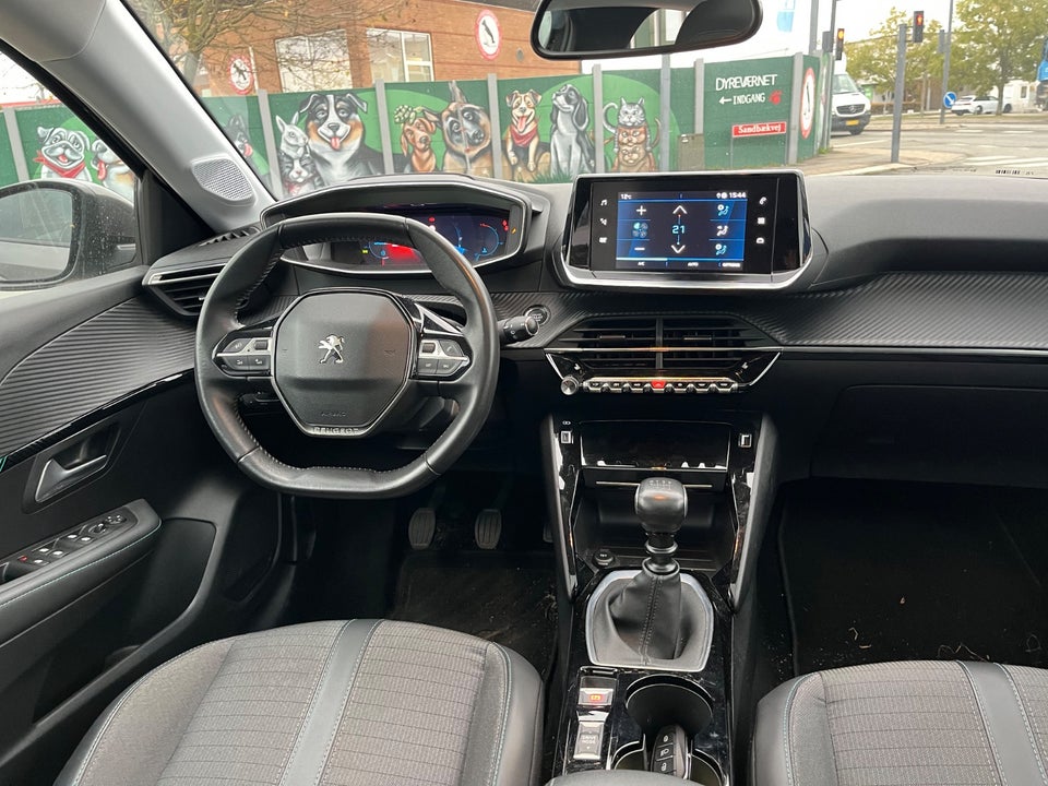 Peugeot 208 1,2 PureTech 100 Allure Sky 5d